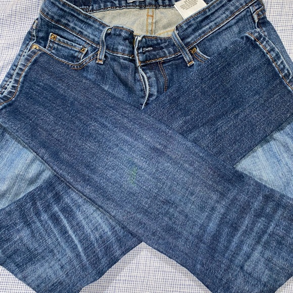 Levis Jeans - Picture 2 of 4